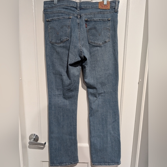 Levi's Jeans - Picture 2 of 5